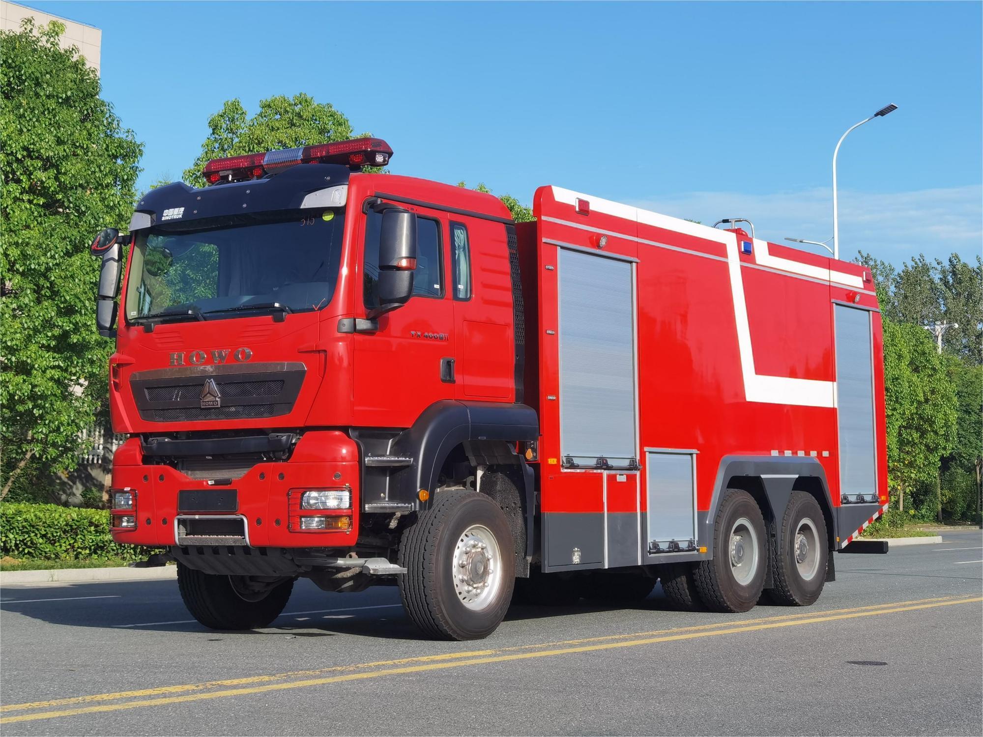 豪沃18噸六驅(qū)越野泡沫消防車