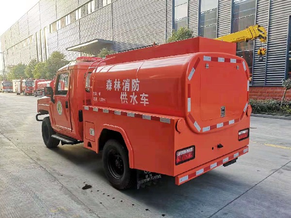 藍牌勇士四驅(qū)越野消防車