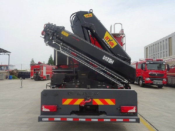 斯堪尼亞搶險(xiǎn)救援消防車