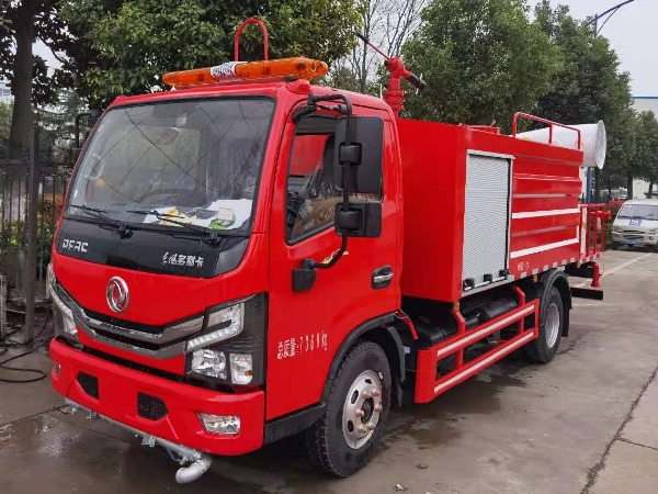 東風(fēng)4方多功能抑塵車